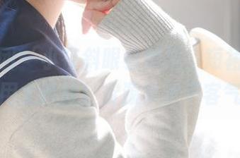 森萝财团 – 小夜斜眼看频闪，短裙美图不用太矜持！资源拿走不客气