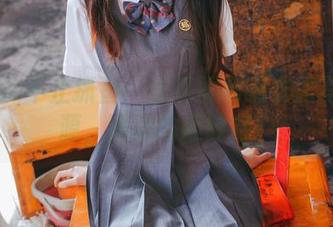 疯猫ss不止抓鱼：水手服和睡衣的写真资源，满满的趣味感！