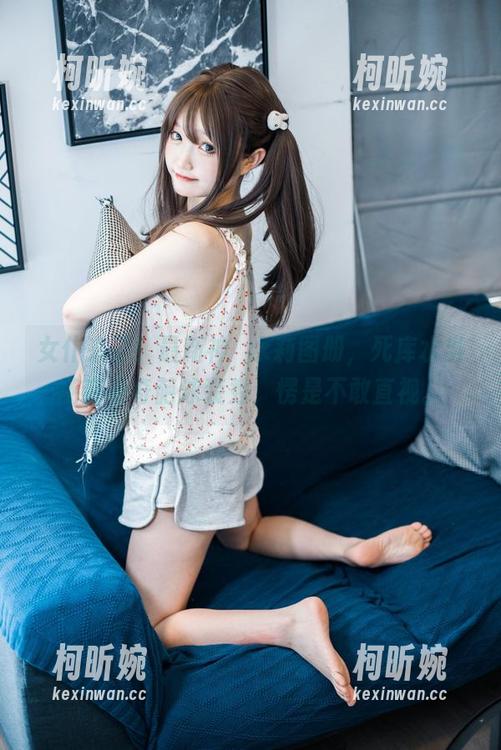 女仆来了！最新神沢永莉图册，死库水当场变身奇葩泳装秀，愣是不敢直视。
