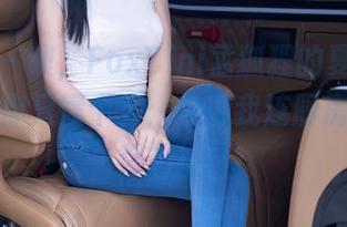 秀人网 – 噢，FoxYini孟狐狸的夏天高清写真，你只懂个么：热得我连厨房的冰箱都想抱！