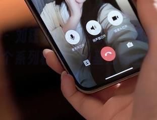 秀人网 – 刘钰儿比基尼套图，我觉得她应该把这个系列称为“比基尼勇士与海浪之战”！