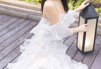 秀人网 – 梓萱Crystal的职业装，免费试看：下载这些神奇衣服后，是不是可以顺便加个薪水？