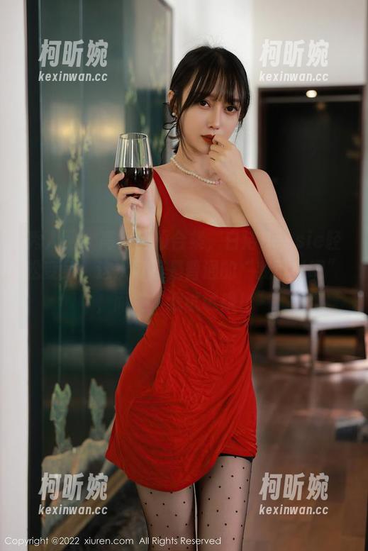 秀人网-白洁Bessie 秀人网 - 高清制服合集,白洁Bessie轻松变身,这次可不是普通的“我可以啊”,而是“我试试哦!”