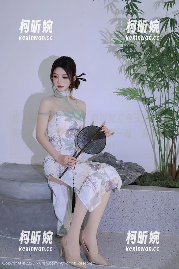 秀人网 - 穿上旗袍，糖糖就是今天的女主角，今天，我决定不再调皮—哈，等我试试侧身转个圈！
