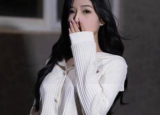 秀人网 – 这组照片让我对美腿的认知彻底颠覆，绯月樱-Cherry黑丝出击！