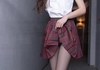 秀人网 – 蛋蛋宝的职业装大攻略：职场不止“干活”！套图看着贼好！