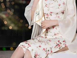 秀人网 – 金小依带你看她的“女友”合集，果然是“吸引力可以很强”