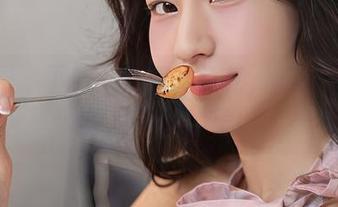 秀人网 – 下载一波阿汁红裙，希望是我想象里的那种美！