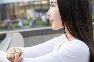 蜜桃社 – 王婉悠Queen黑色广告风格的高清写真，我决定从此拎起我的黑色包包，毕竟潮流这东西嘛…
