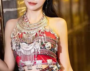 语画界 – 套图上线！杨晨晨的夏日，没有圣光，只有夏天的狂欢！