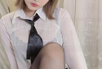 雯妹不讲道理新作更新，粉色肉丝再一次给我上了一堂色彩课…