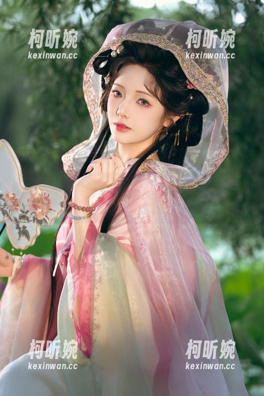 更新啦！雯妹不讲道理的女王作品集，这造型真让人眼前一亮