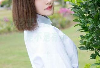 魅妍社 – 这些镂空的美图，Manuela玛鲁娜搞的创意是不是有点……跟风？哈哈。