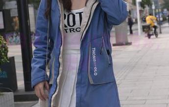 魔镜街拍合集：黑丝OL的商场秀，你敢不敢看？